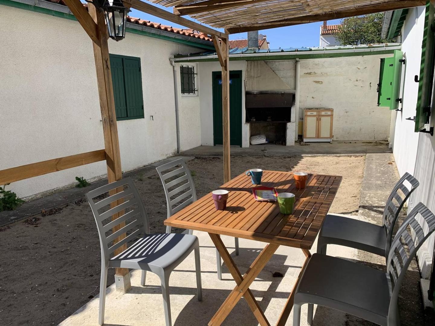 St Georges De Didonne - Agreable Petite Maison Avec Cour - 1 Chambre سان-جورج-دي-ديدون المظهر الخارجي الصورة