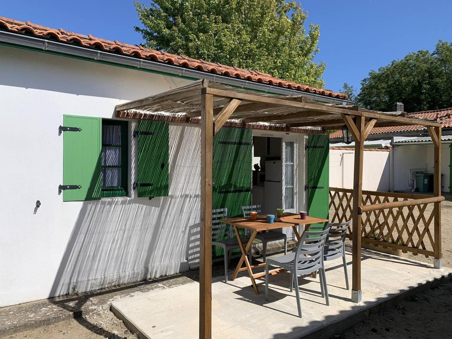 St Georges De Didonne - Agreable Petite Maison Avec Cour - 1 Chambre سان-جورج-دي-ديدون المظهر الخارجي الصورة